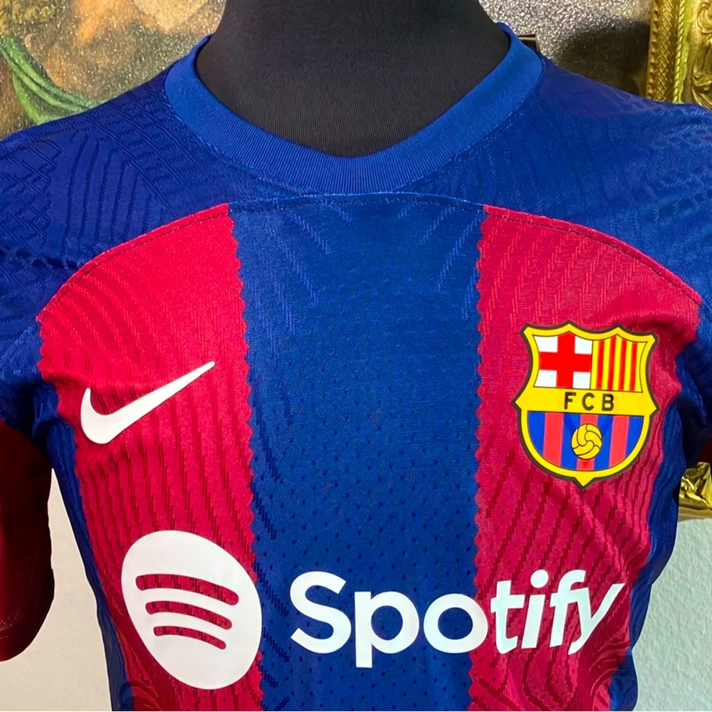 Nike FC Barcelona 2023/24 Match Home
Men's Nike Dri-FIT ADV Soccer Jersey Size M